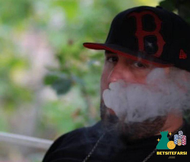 بابک تیغه کیست؟